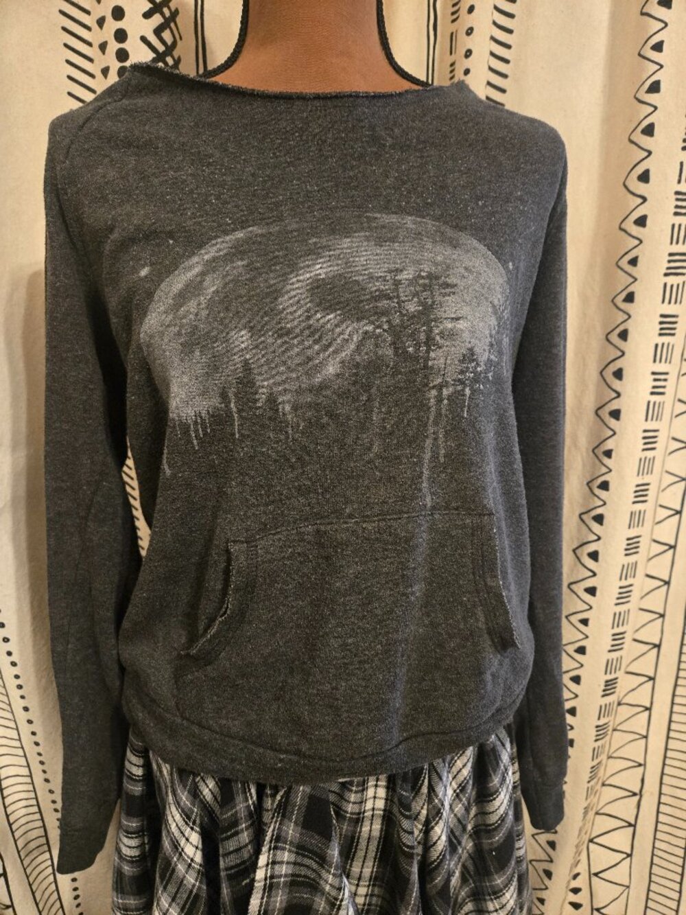 Vintage off-shoulder moon sweatshirt